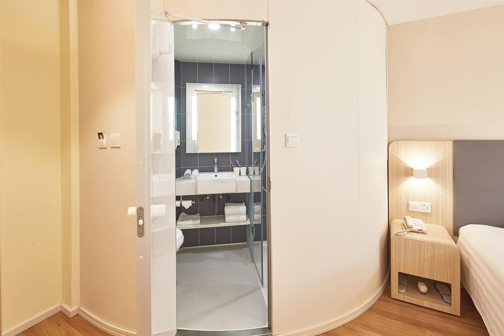 Hanting New Hongqiao Hotel 2*