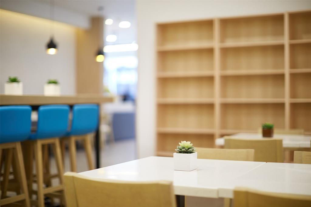 Hanting New Hongqiao Hotel 2*